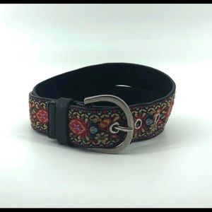 Black embroidered women’s belt